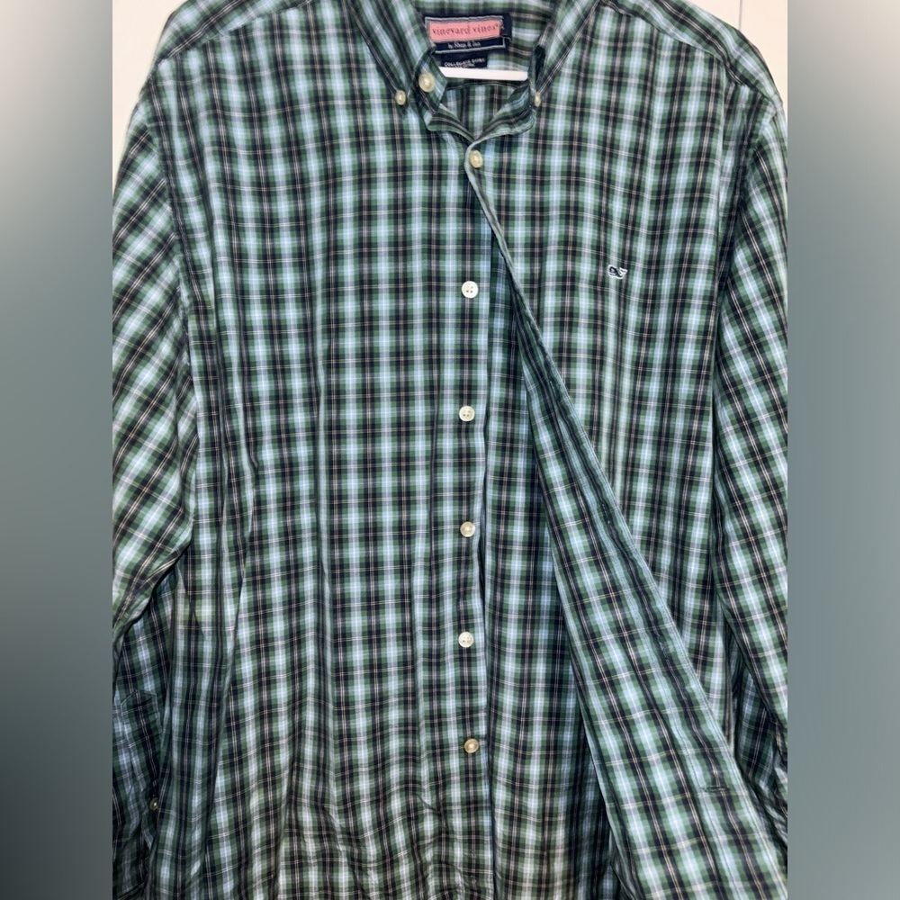 Vineyard Vines button down collegiate shirt - Picture 2 of 9